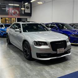 کرایسلەر 300